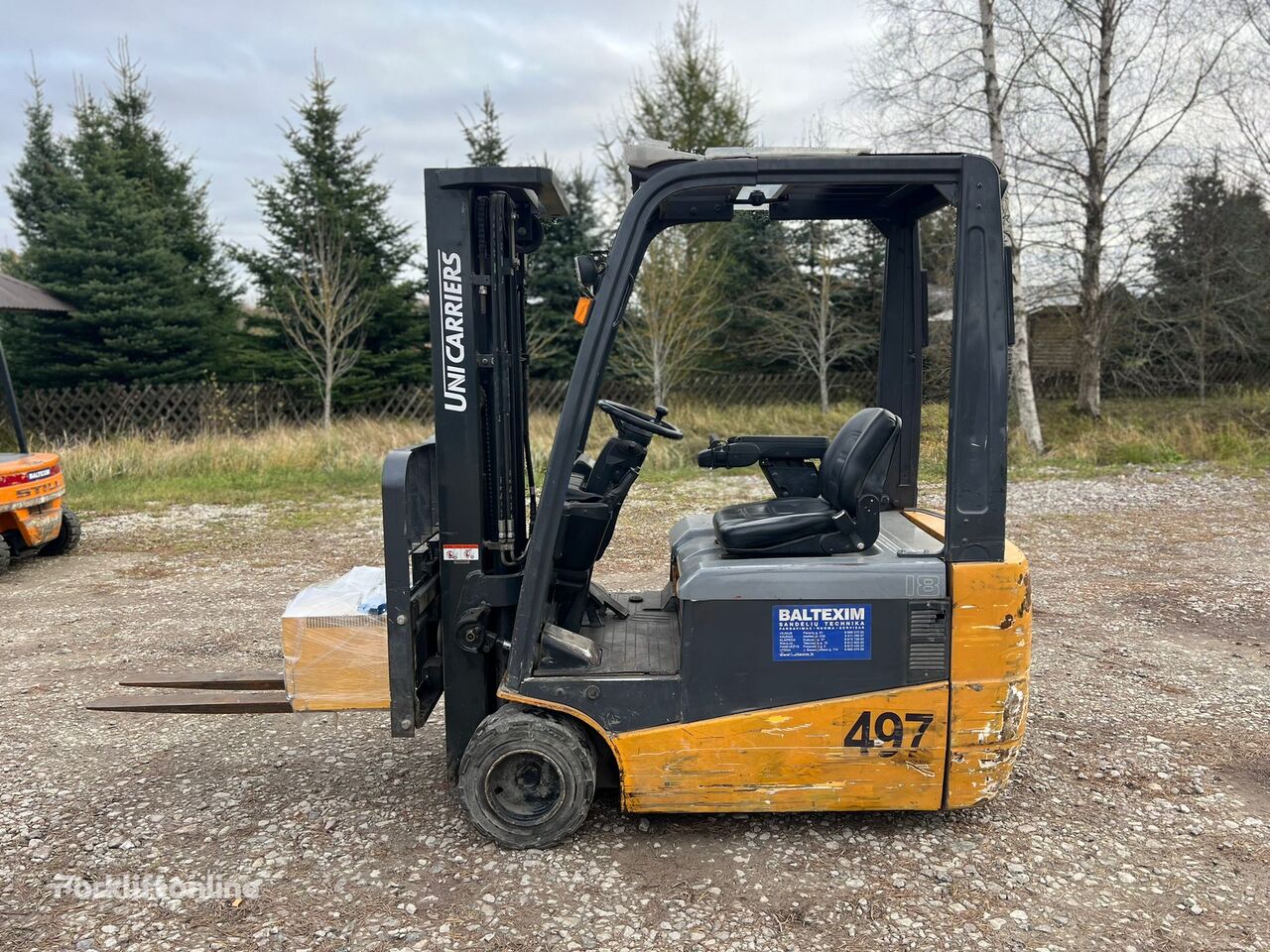 UniCarriers TX-3 + SCALE FORKS electric forklift