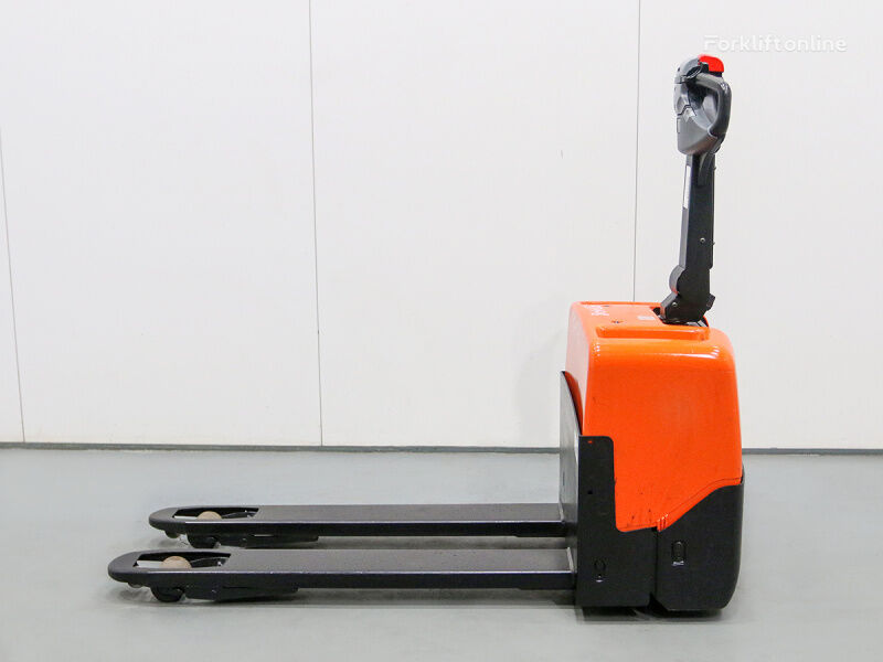 Toyota LWE130 electric pallet truck