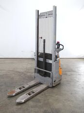 Still EXV10Basic pallet stacker