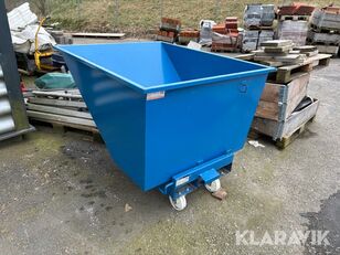 Intra 2000 liter self-dumping hopper